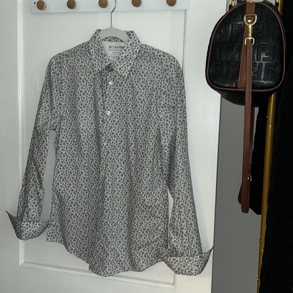 Calvin Klein Button down - Picture 3 of 3